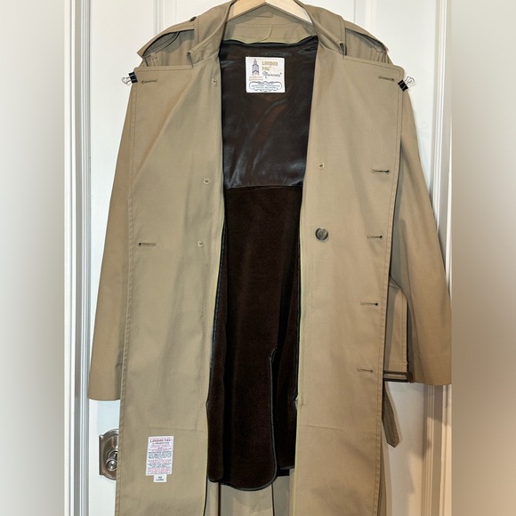 ✨VTG EUC✨London Fog Taupe Long Double Breasted LINEDTrench Coat Men's 42 Long - Picture 11 of 15